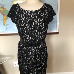 KAY UNGER Black Lace Fully Lined Dress
